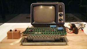Accesi a Torino nel 8-bit Lab tre Apple-1