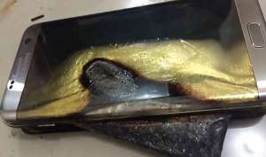 Note 7, i telefonini continuano a bruciare anche quelli sostitutivi