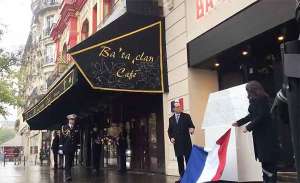 Parigi, ad un anno dagli attentati, le commemorazioni. Sting al Bataclan